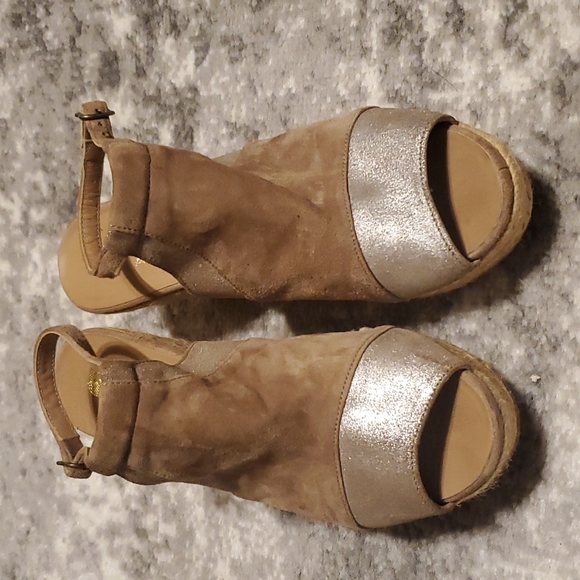 Cute metallic wedge sandal - Picture 2 of 6